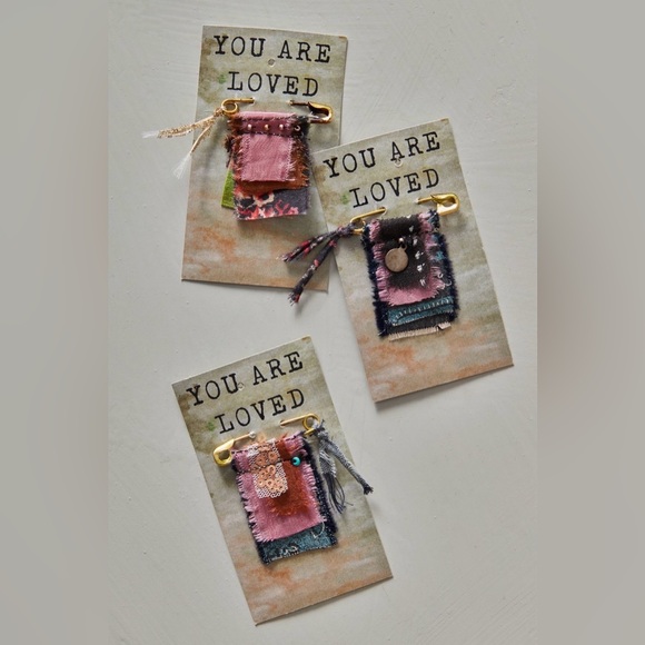 Free People “you are loved” Magic charm pin - Picture 4 of 5